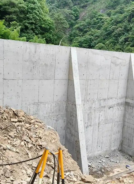 扬州江都重力式挡土墙